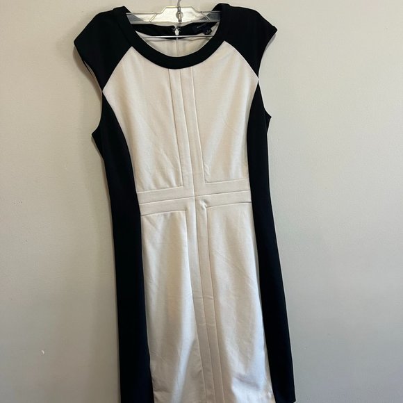 Banana Republic Sleeveless Dress ~ Black and White ~ Size 4 - Picture 1 of 5